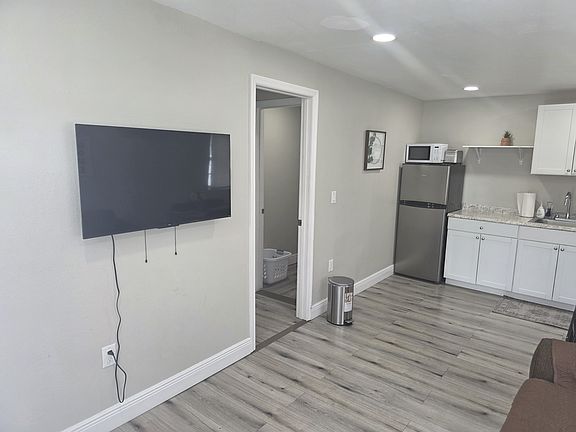 3rd image of 2516 N 55th St #1