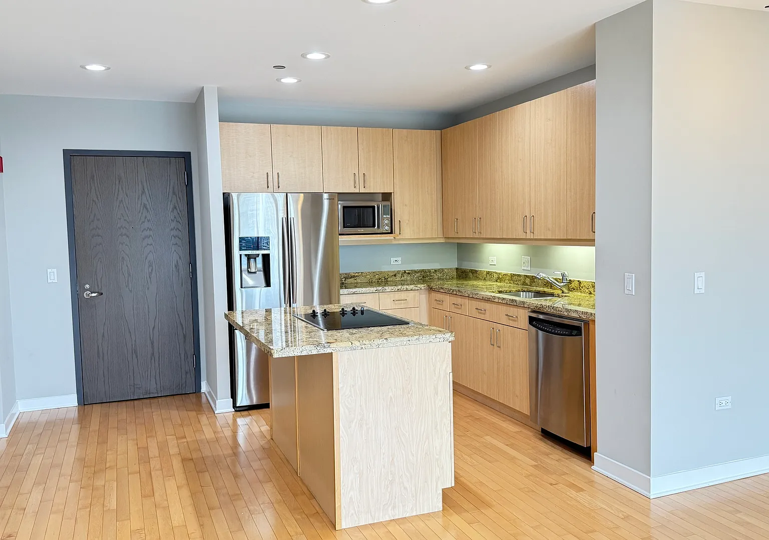 2 bed, 1328 sqft, $4,250 — Photo 2