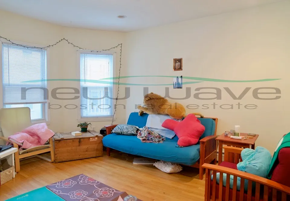 143 Hillside St #2