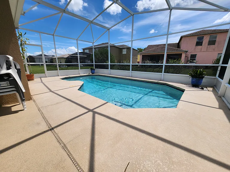 2503 Buttercup Ct — Photo 10