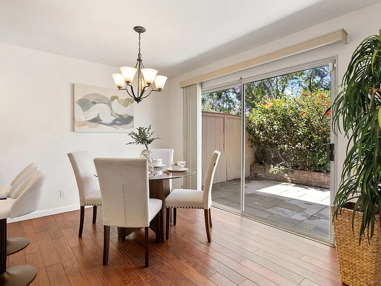18 Meadowood — Photo 24