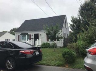 106 Uphill Ave, Warwick, RI 02886