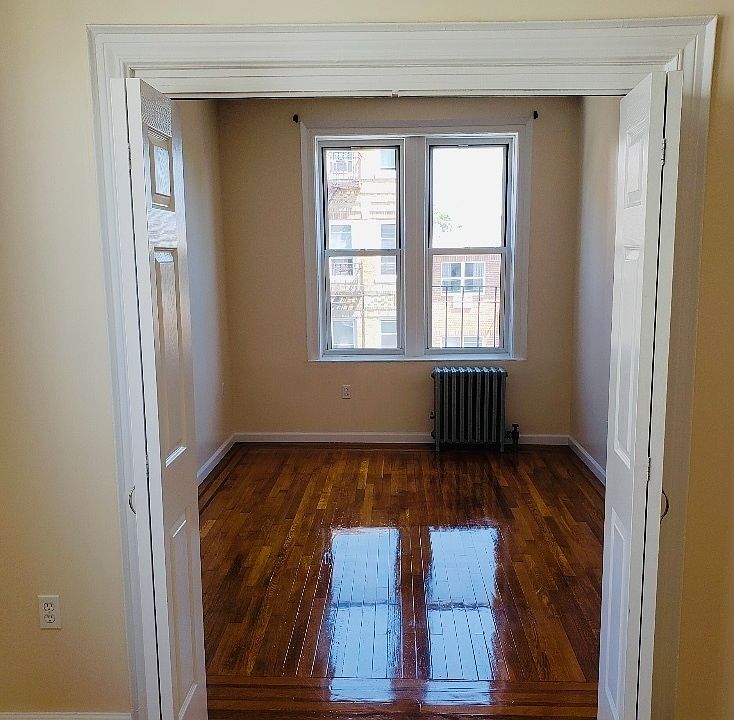 1st image of 2548 44th St APT 2