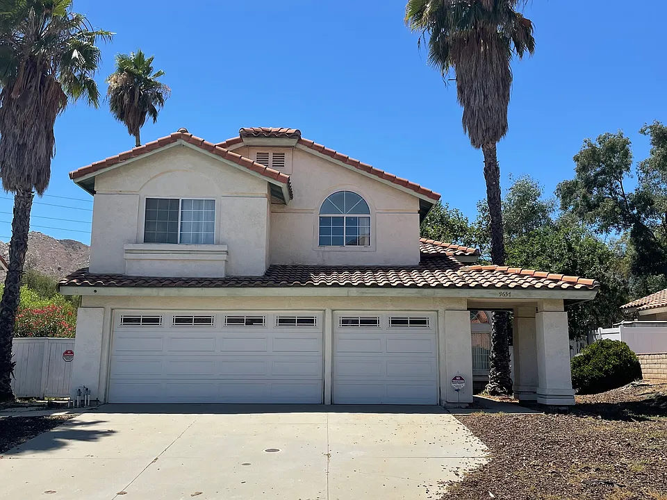 9657 Pebble Brook Dr