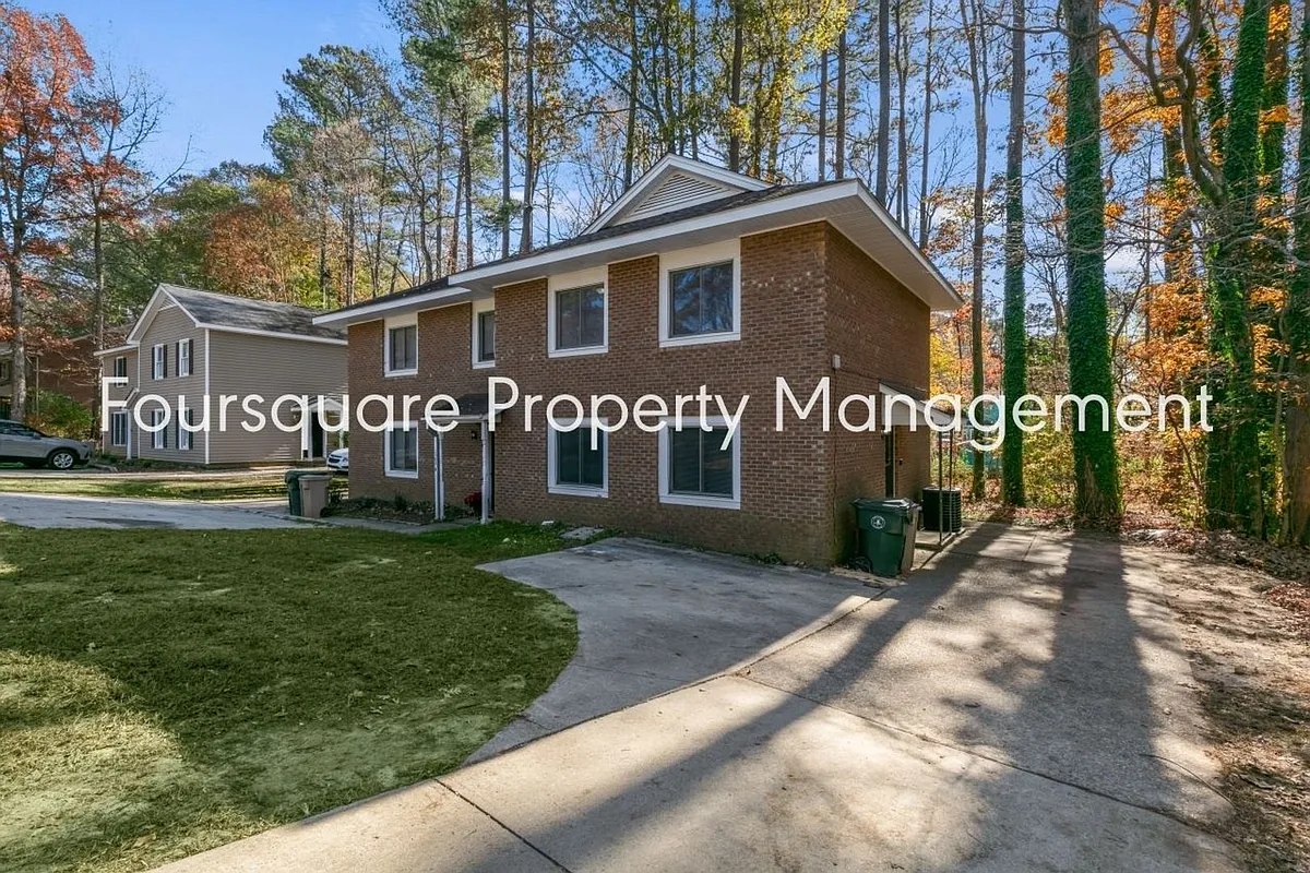Building Photo - 1105 Timber Dr