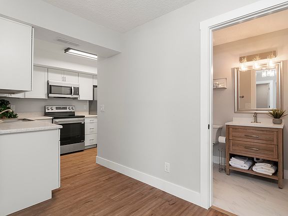 3rd image of 6314 Sleepyhollow Dr