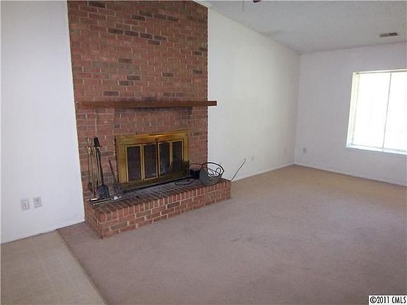 5th image of 8118 Ivy Hollow Dr