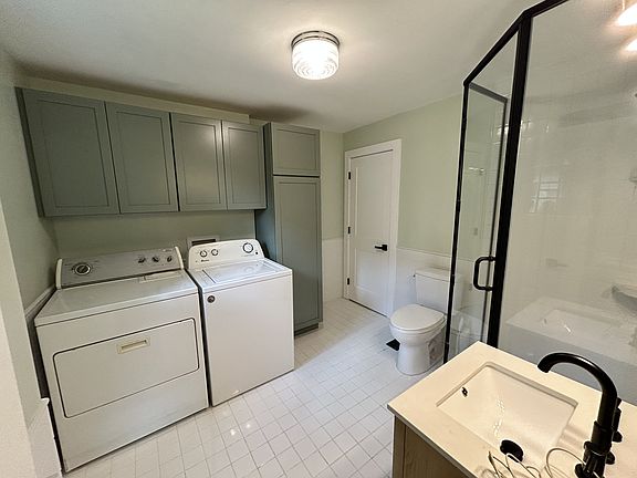 5th image of 308 Wheaton Ave
