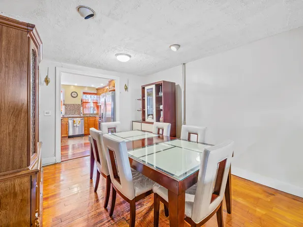 578 Bergen Street image 14 of 30