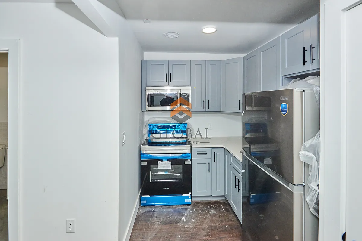 Building Photo - 2757 Fulton St #3A