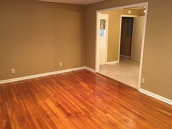 2nd image of 310 Miller Ave