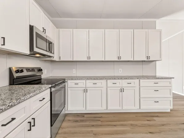 1120 Pasture Ln, Fayetteville, NC 28312