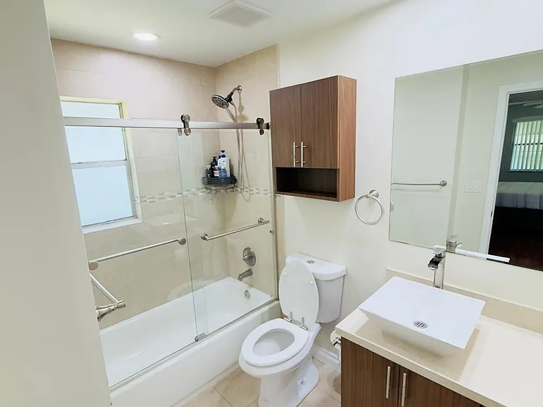 5545 N Lakewood Cir N #425 — Photo 14