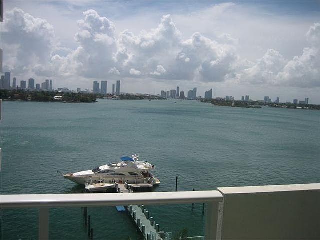 1st image of 1000 West Ave APT 720