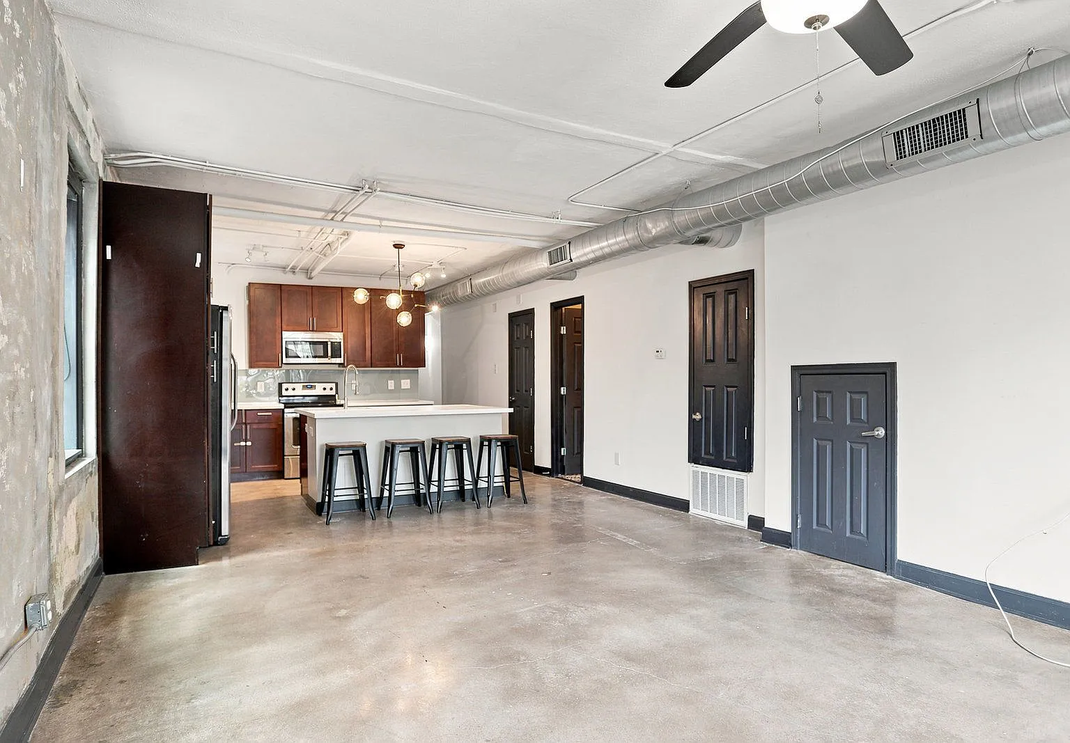 2 bed, 1.0 bath, 1000 sqft, $1,245 — Photo 3
