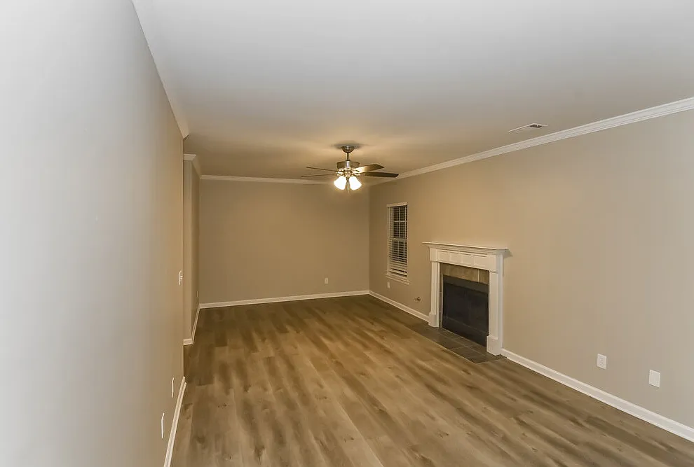 4 bed, 2.5 bath, 2016 sqft, $2,920 — Photo 4