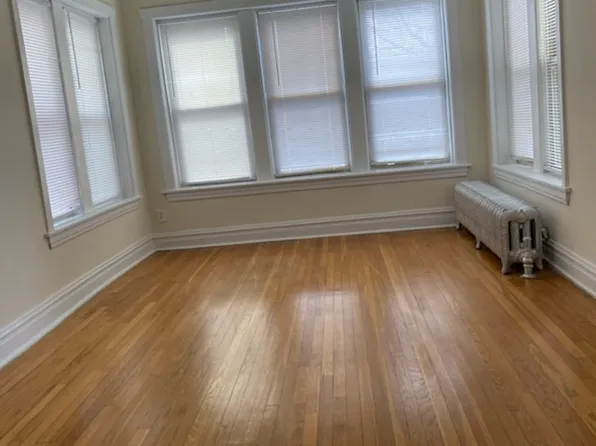 4842 W Belle Plaine Ave APT 1S, Chicago, IL 60641