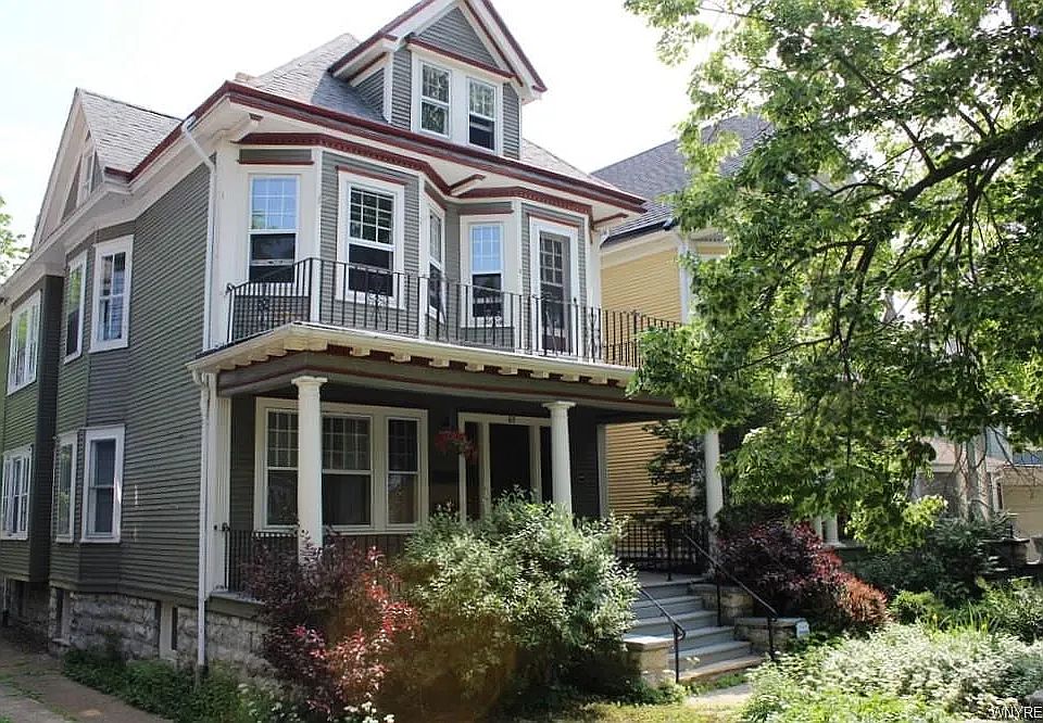 1st image of 61 Florence Ave Floor 2