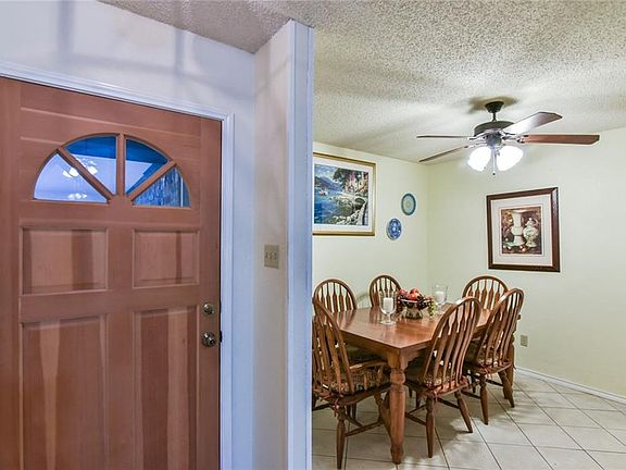 3rd image of 6636 Spoonwood Ln
