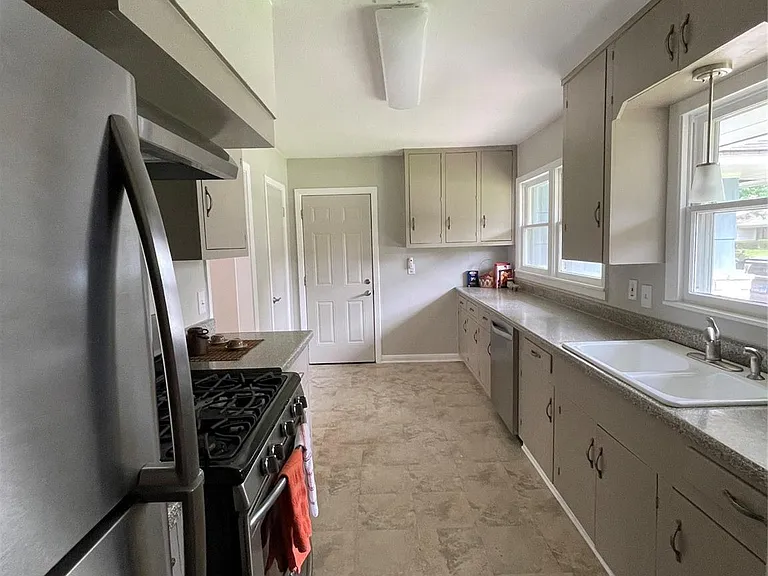 3229 Westridge St — Photo 23
