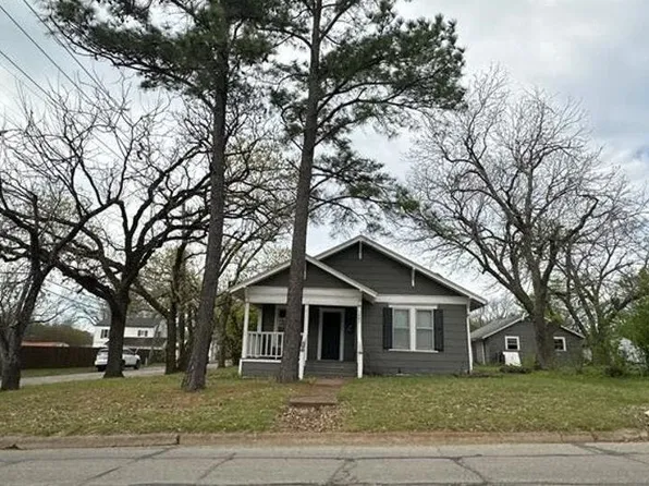 1401 N Preston St, Ennis, TX 75119