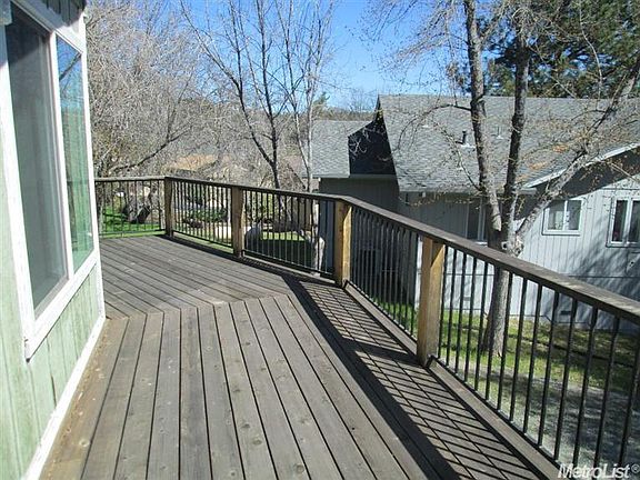 4th image of 19710 Pleasantview Dr
