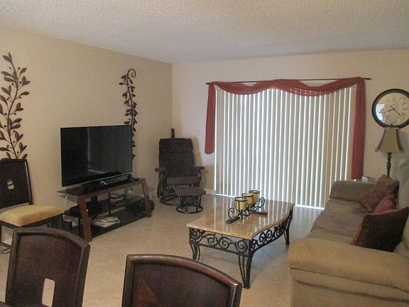 3rd image of 135 Lake Gloria Dr