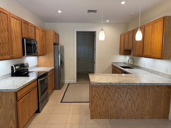 5th image of 153 Orchid St