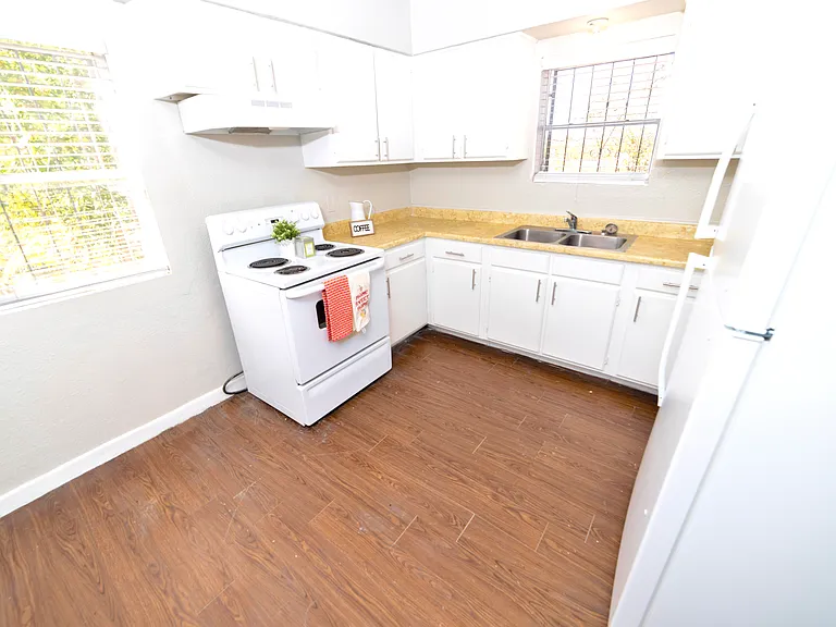 238 Yucca St — Photo 7
