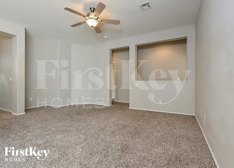 1527 Paradise Reef Ave — Photo 3