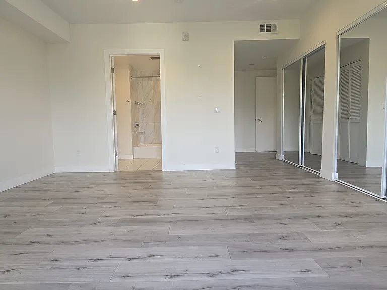 340 N Oxford Ave #401 — Photo 12