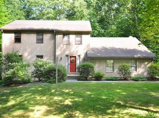 14 Pond View Dr, Canton, CT 06019