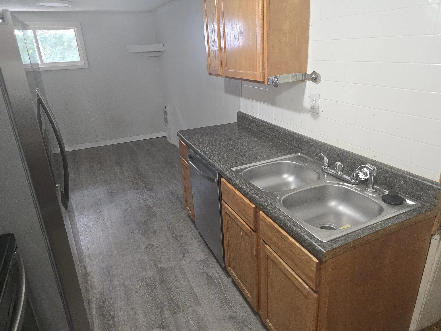 209/207 Burch Street - 209 Burch St House — Photo 4