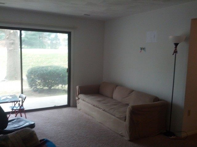 2nd image of 1900 Foxhunt Ln