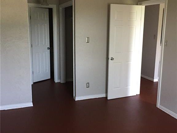 5th image of 516 S Park Dr #202