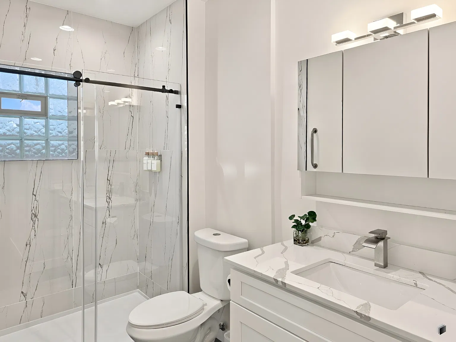 3 bed, 1300 sqft, $3,100 — Photo 4