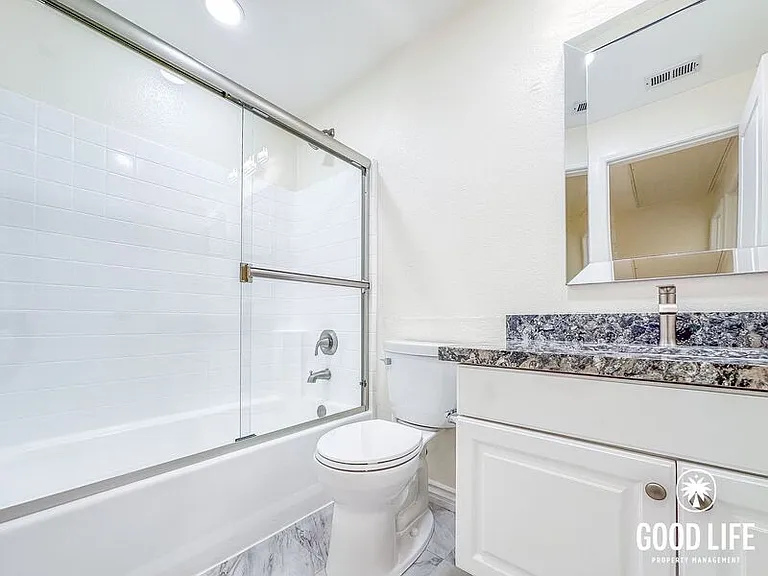 2260 Watermarke Pl — Photo 15