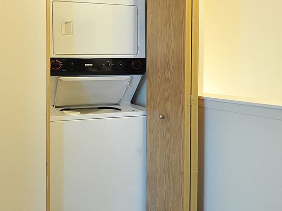 2nd image of 1122 NE Kelly Ave #0c950251f