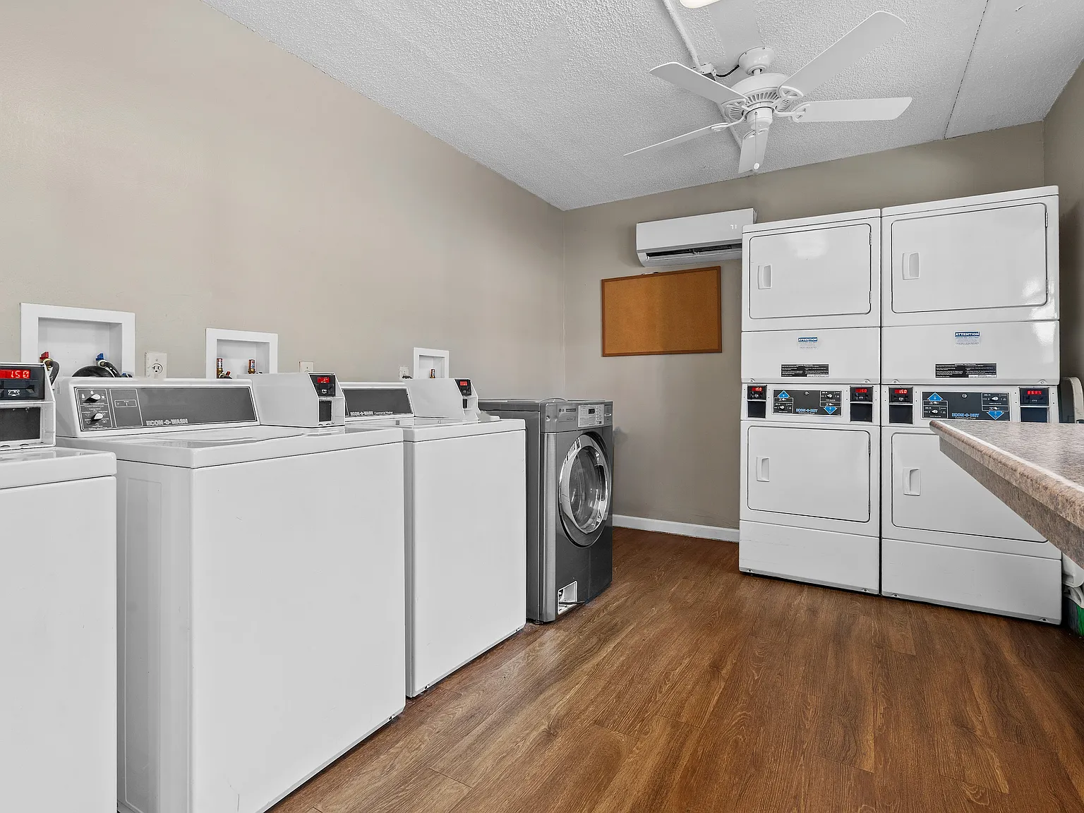 Palm Springs Apartments — Photo 3