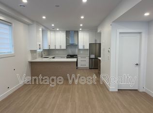 2274 Woodlawn St #4, Kelowna, BC V1Y 2T2
