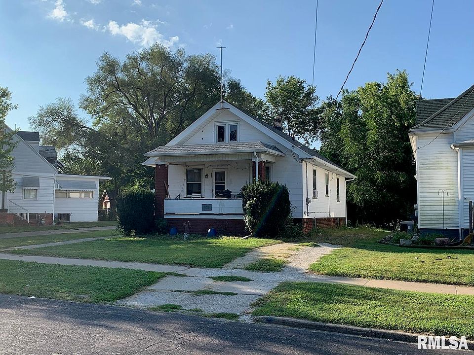 2nd image of 802 W Hanssler Pl