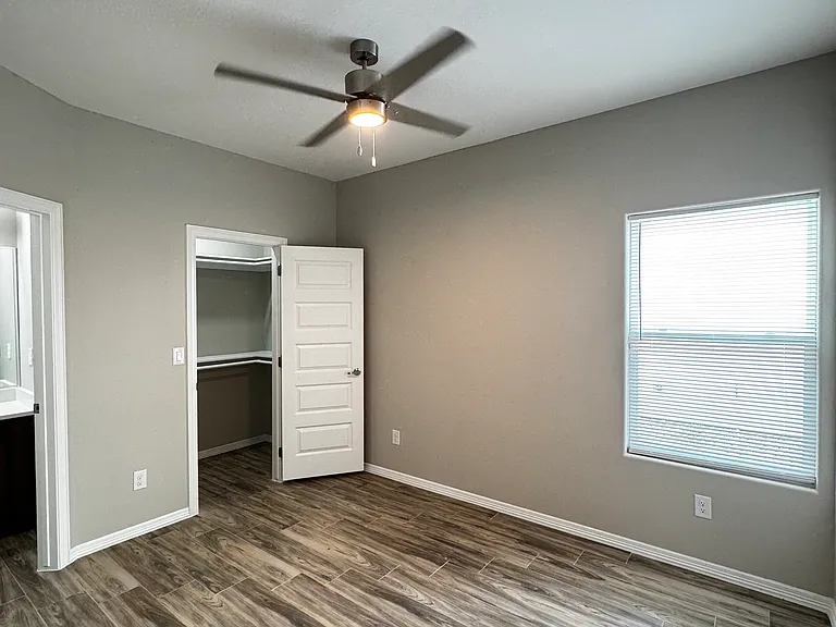 4209 Walnut Ave #4 — Photo 4