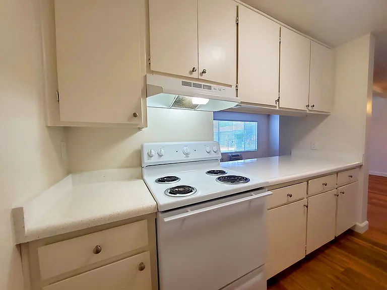 Anza Oaks Apartments — Photo 40