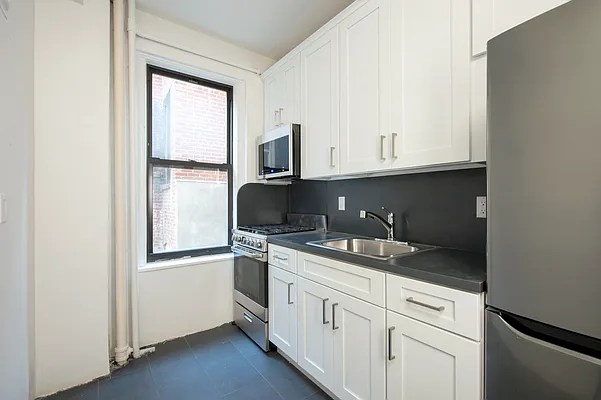 Rented by Balen Real Estate, LLC | media 9