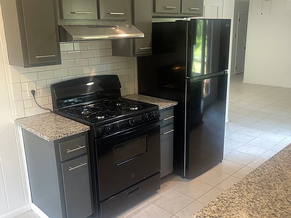 3rd image of 8706 Oakhaven Dr