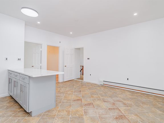 4th image of 147 Avenue E #3