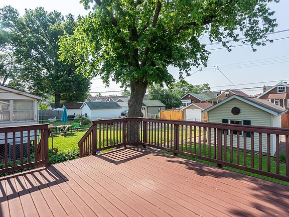 4th image of 6332 Oleatha Ave