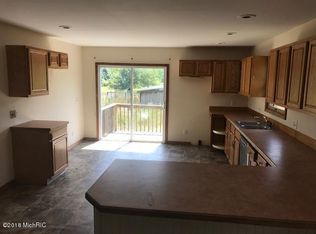 3734 W 112th St, Grant, MI 49327