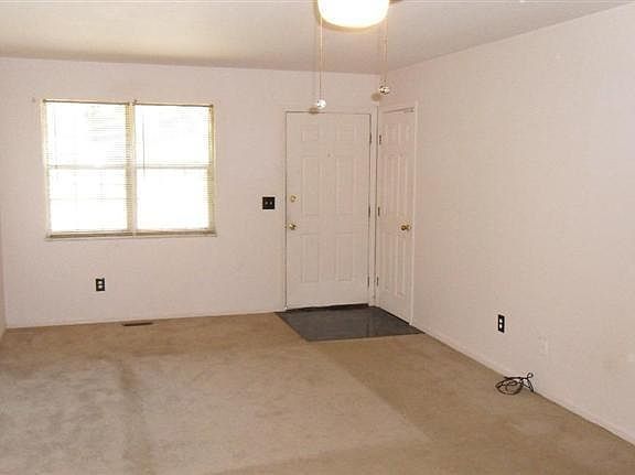 3rd image of 939 Villa View Ct