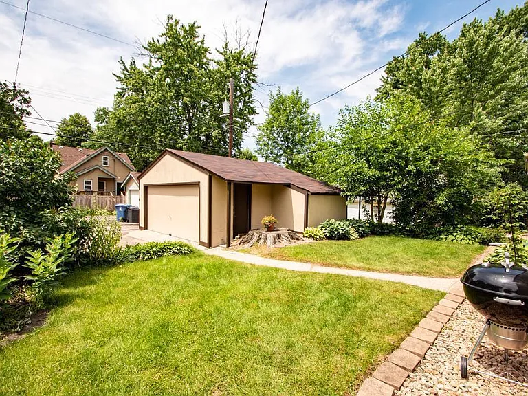 4516 Cedar Ave S — Photo 19